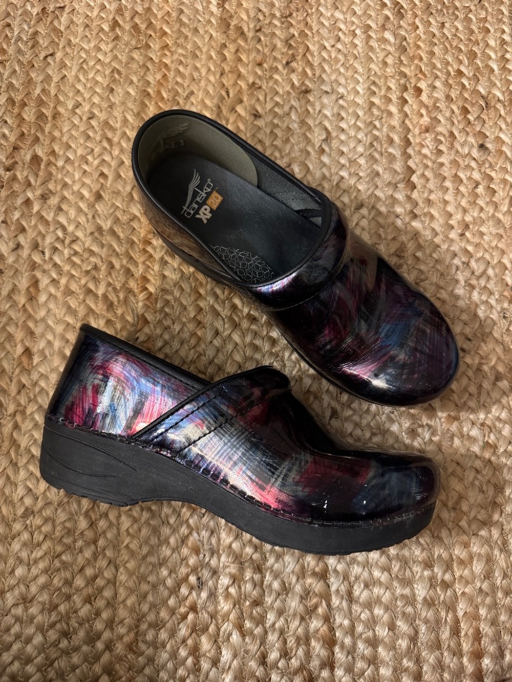 Dansko XP 41 2.0 Purple Patent Closed Back Clogs